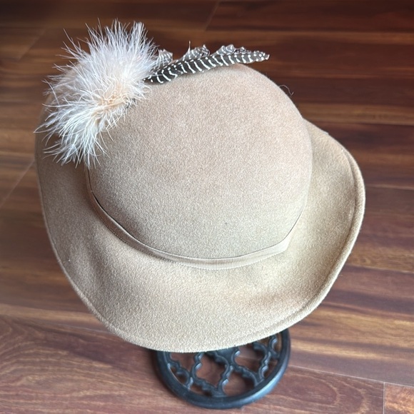 DOESKIN Stylish Tan Wool Hat with Feather Accent - Picture 3 of 6